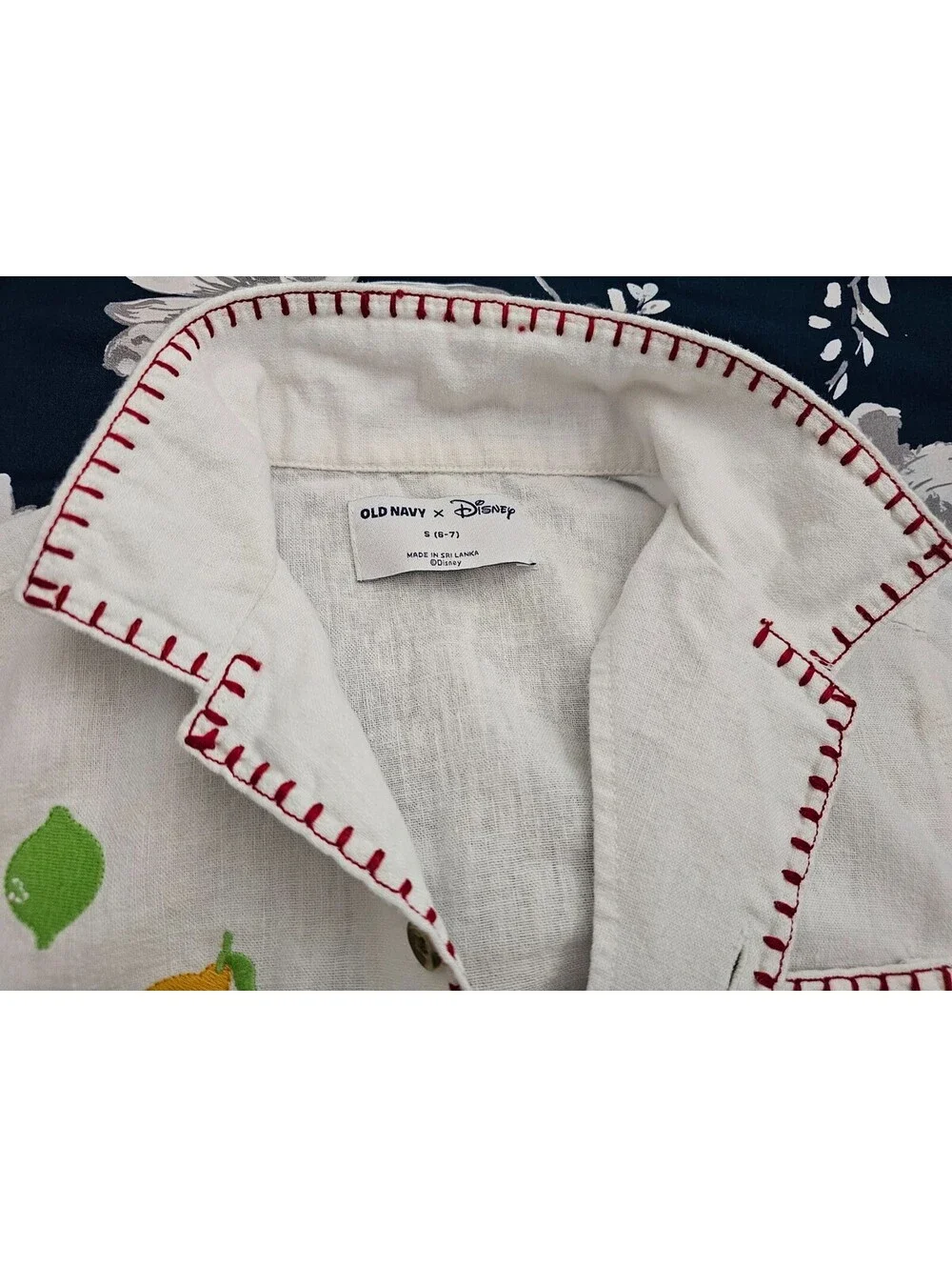Boy's Old Navy Disney Button Up Shirt Embroidered Mickey Minnie Size Small 6-7